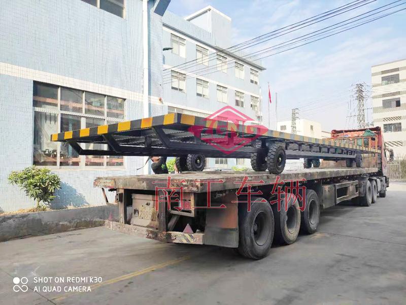 15吨骨架式13米长平板拖车