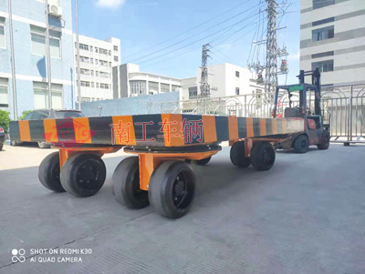 20吨重型平板拖车带4个转盘3I.jpg