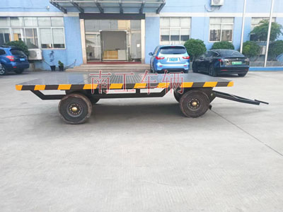 5吨带垂直刹车牵引平板拖车4I.jpg